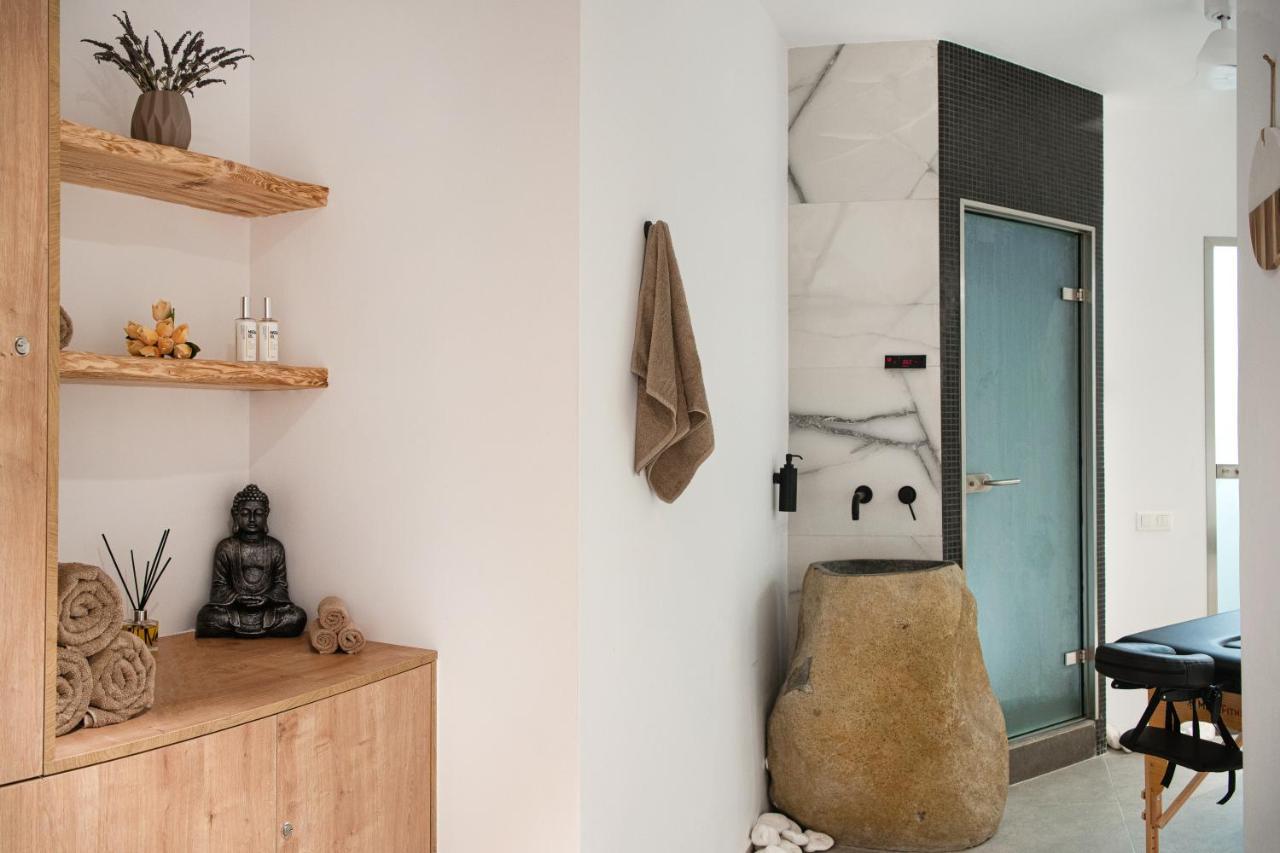 Altera Pars Suites Mesaria Bagian luar foto
