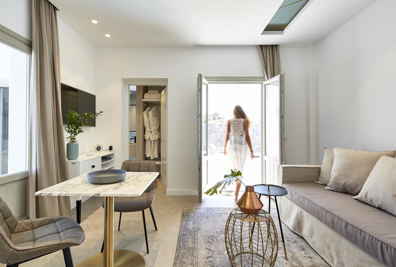 Altera Pars Suites Mesaria Bagian luar foto