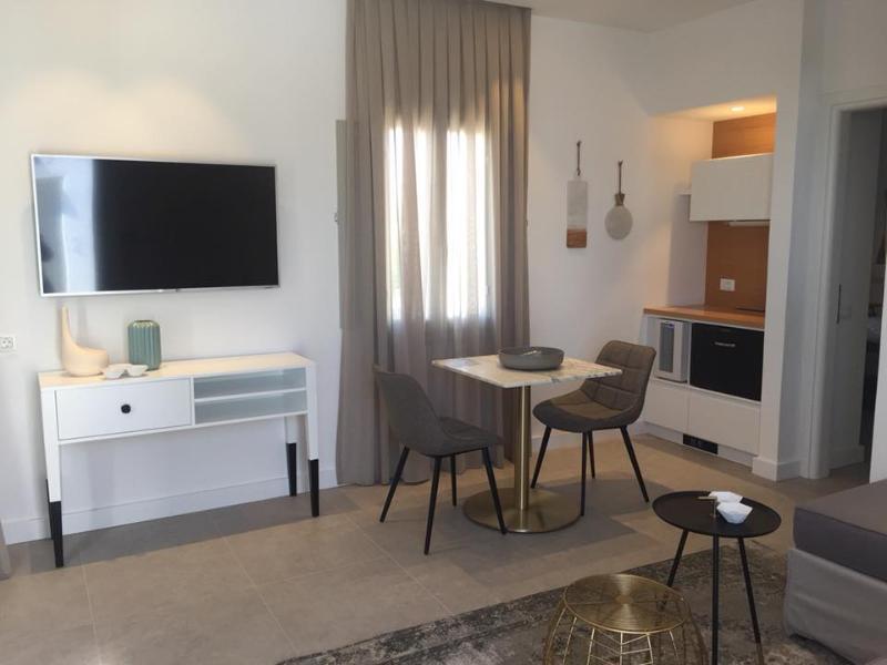 Altera Pars Suites Mesaria Bagian luar foto
